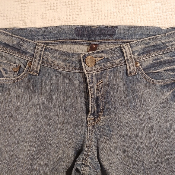 Junior's size 7 Code of Ethics Jeans - Picture 6 of 9